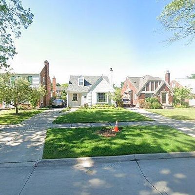 1891 Lochmoor Blvd, Grosse Pointe Woods, MI 48236