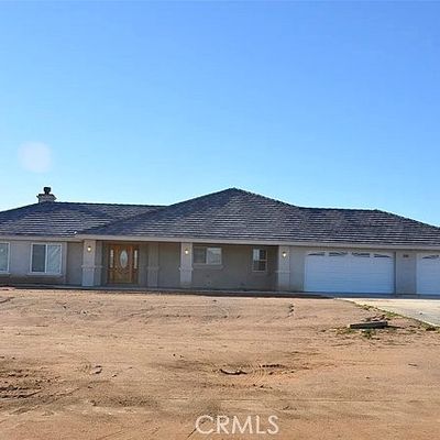 22983 Broken Lance Rd, Apple Valley, CA 92307