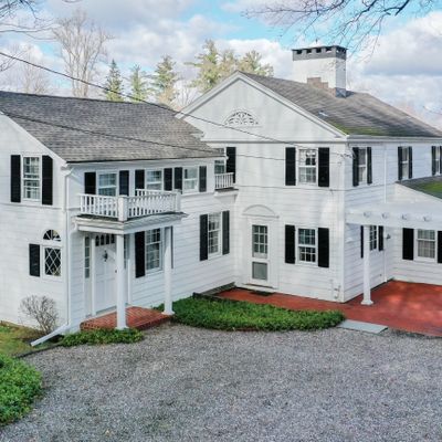 23 & 25 Taunton Lane, Newtown, CT 06470