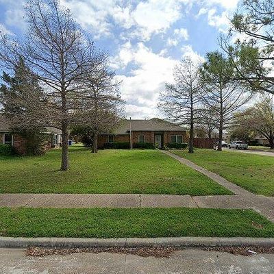 2302 Rockbluff Ct, Rowlett, TX 75088