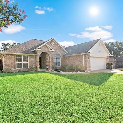 2305 Kuykendall Cir, Bryan, TX 77808