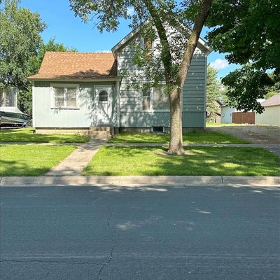 231 Monroe St Se, Hutchinson, MN 55350