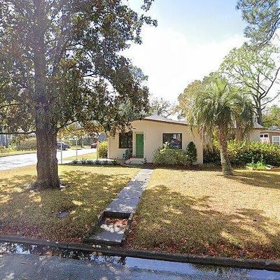 235 Columbus Dr, Savannah, GA 31405