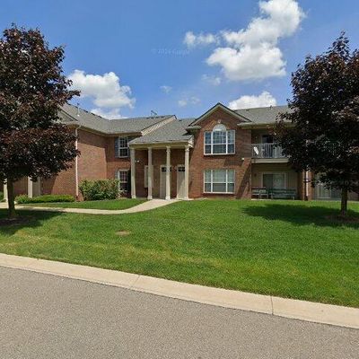 24106 Chesapeake Cir, Walled Lake, MI 48390