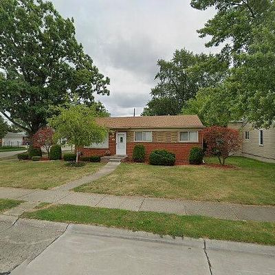 24702 Rosalind Ave, Eastpointe, MI 48021