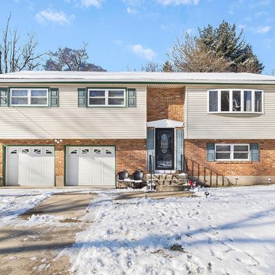 25 Llanfair Ln, Ewing, NJ 08618