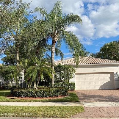 2554 Bay Pointe Dr, Weston, FL 33327