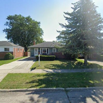 25584 Barbara St, Roseville, MI 48066