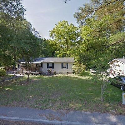 256 Benton St, Pembroke, GA 31321