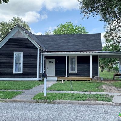 210 W Prairie St, Cuero, TX 77954