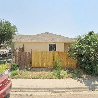 2101 Los Cerezos Dr, Laredo, TX 78046