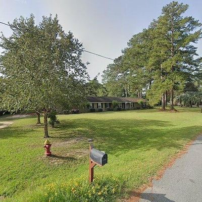 214 Burney Branch Cir, Blackshear, GA 31516