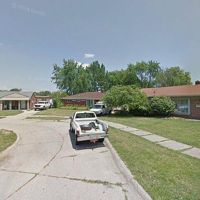 21772 Dexter Ct, Warren, MI 48089