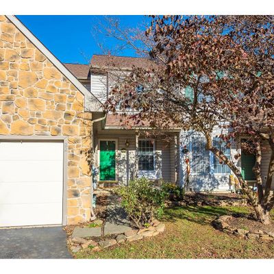 22 Winterset Ct, West Grove, PA 19390