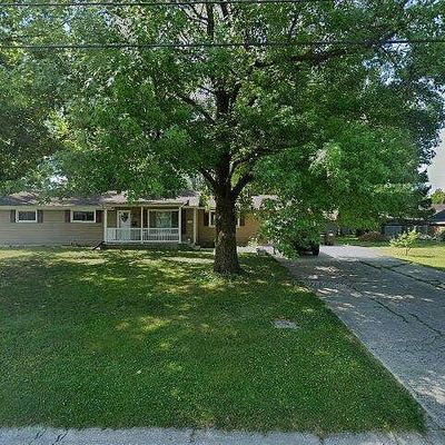 220 Cedar Ln, Staunton, IL 62088