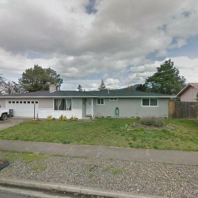 2216 Fairbanks St, Medford, OR 97504