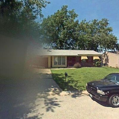 2218 Bolton St, Saint Charles, MO 63301