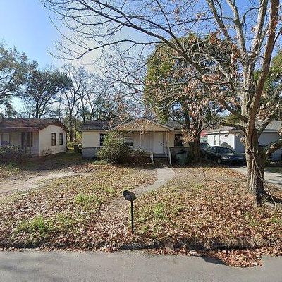 2221 Hanson St, Savannah, GA 31404