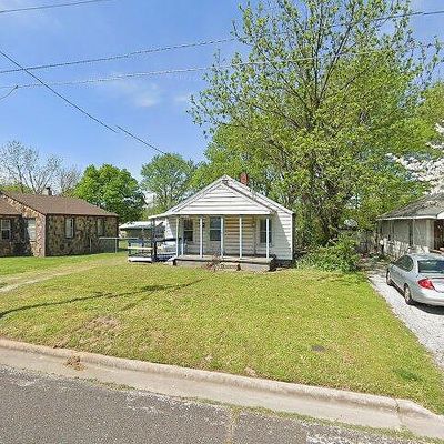 2227 N Farmer Ave, Springfield, MO 65803