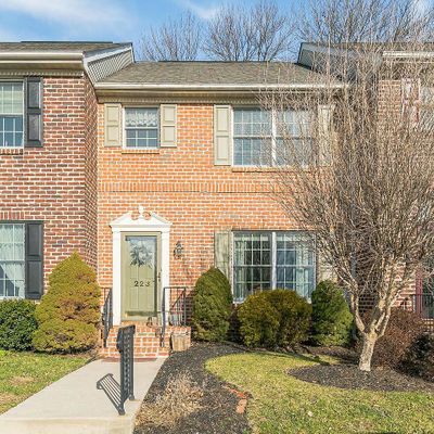 223 Georgetowne Ct, Royersford, PA 19468