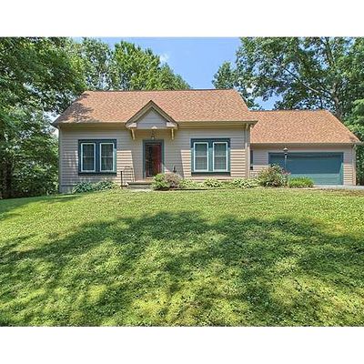 225 Trappers Trl, Hendersonville, NC 28739