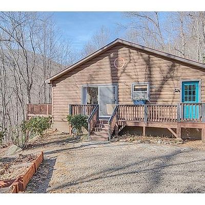 285 Emerald Ln, Maggie Valley, NC 28751