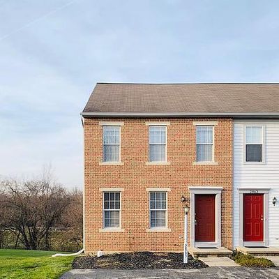 2865 Woodmont Dr, York, PA 17404