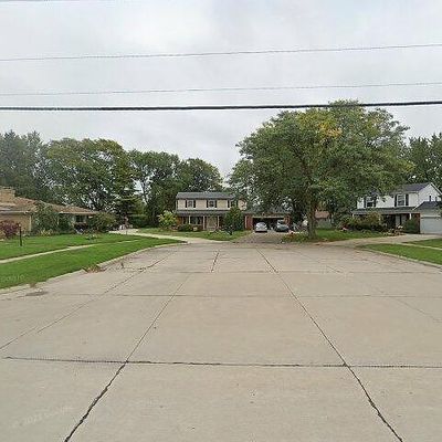 29232 Lorraine Ave, Warren, MI 48093