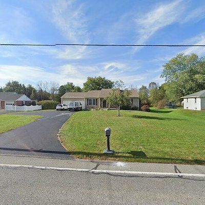 2985 N Charlotte St, Gilbertsville, PA 19525