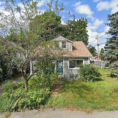 3 Pevear Ave, Warwick, RI 02886