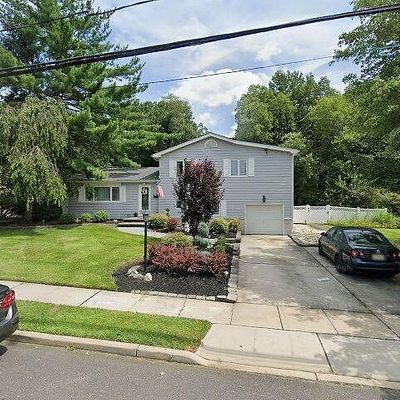 30 Valley Vale Dr, Old Bridge, NJ 08857