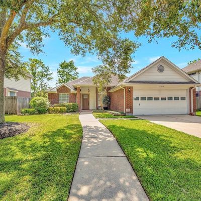 3019 Signal Hill Dr, Friendswood, TX 77546