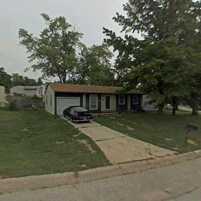 3038 Lyme St, Saint Charles, MO 63301