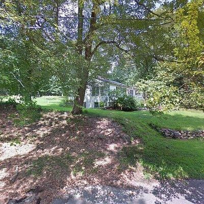 305 Shady Hill Dr, East Greenwich, RI 02818