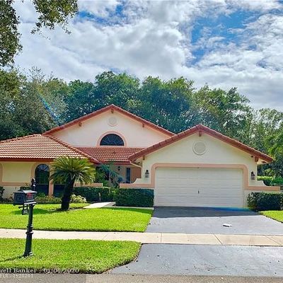 3055 Perriwinkle Cir, Davie, FL 33328