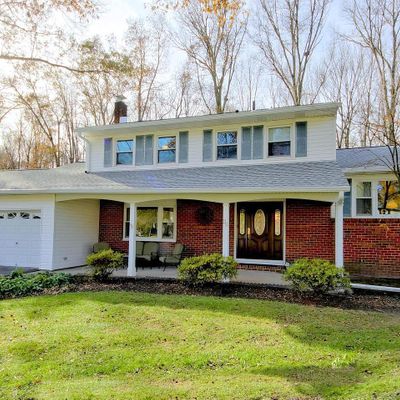 26 Debbie Ln, East Windsor, NJ 08520