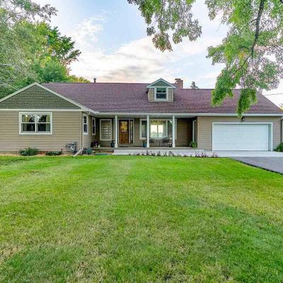 26 Skyline Dr, Mankato, MN 56001