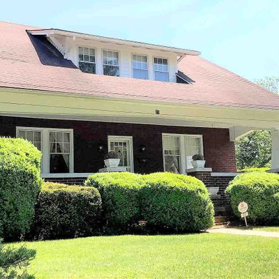 27 Blue Ridge Ave, Luray, VA 22835