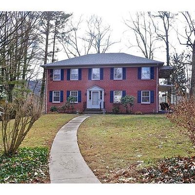 27 Shorewood Dr, Asheville, NC 28804