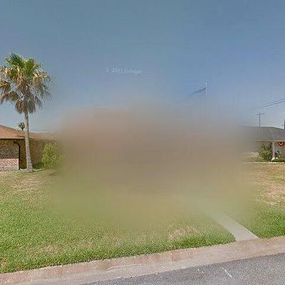 2709 W Palm Cir, Galveston, TX 77551