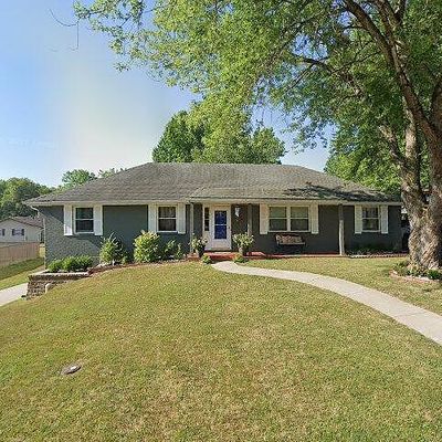 2715 Wesley St, Jefferson City, MO 65109