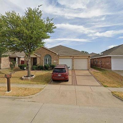 2736 Triple Crown Ln, Grand Prairie, TX 75051