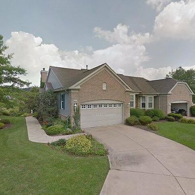 277 Stone Bridge Dr, Northfield, OH 44067