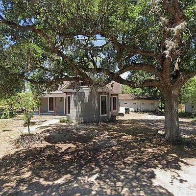 343 S Nau St, Yorktown, TX 78164