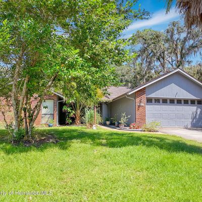 34341 Whispering Oaks Blvd, Dade City, FL 33523