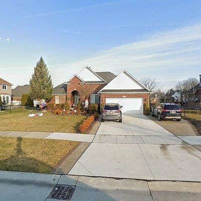 34379 Ivy Ct, Chesterfield, MI 48047