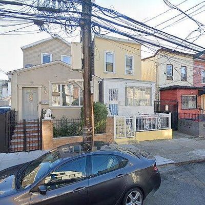 3445 110 Th St, Corona, NY 11368