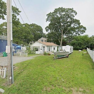 348 Sea View Dr, Warwick, RI 02889