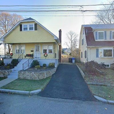 35 Lilac St, Riverside, RI 02915