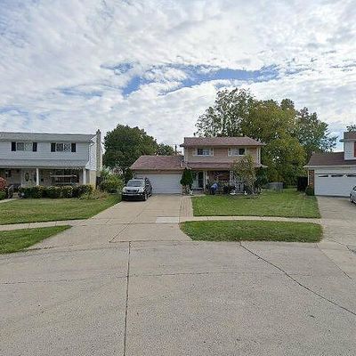 35630 Annette Dr, Sterling Heights, MI 48310